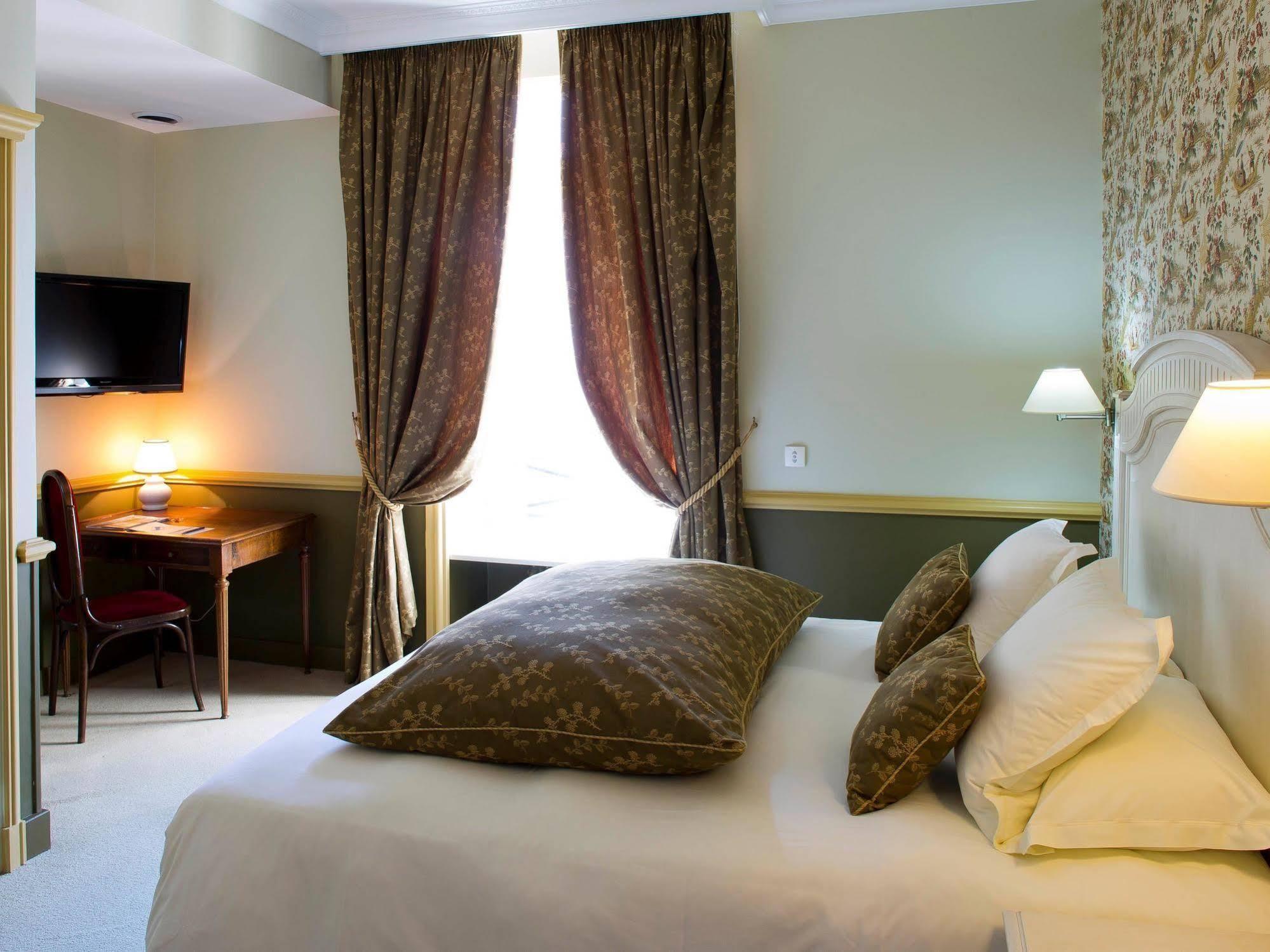 Mercure Moulins Centre Hotel De Paris Kültér fotó